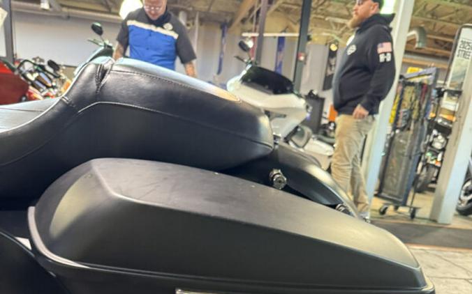 2017 Harley-Davidson Street Glide Special