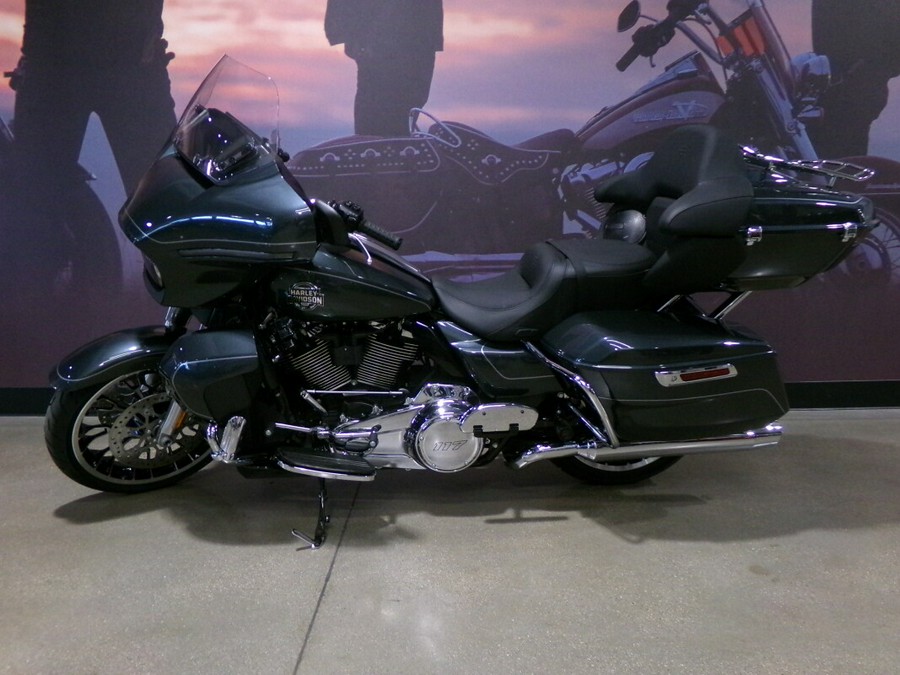 Street Glide Limited