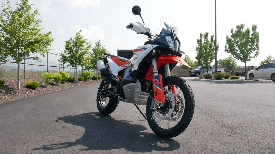 2024 KTM Adventure 890 R