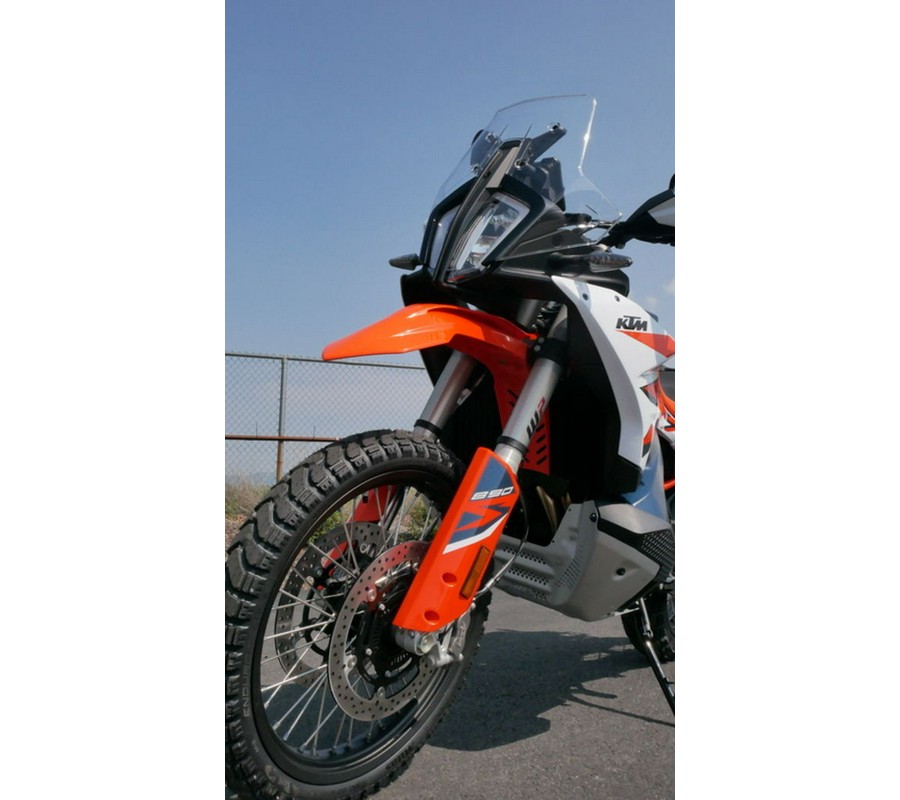 2024 KTM Adventure 890 R