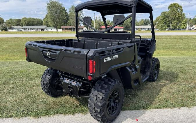 2022 Can-Am® Defender DPS HD9 Timeless Black