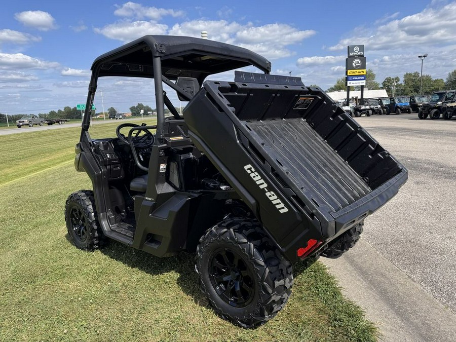 2022 Can-Am® Defender DPS HD9 Timeless Black