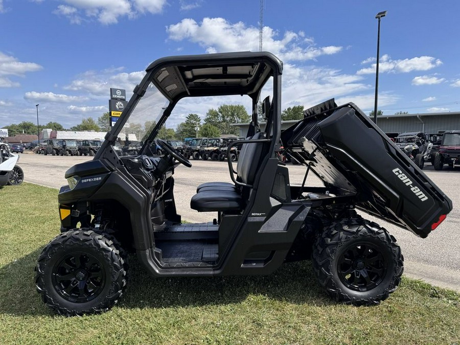 2022 Can-Am® Defender HD9