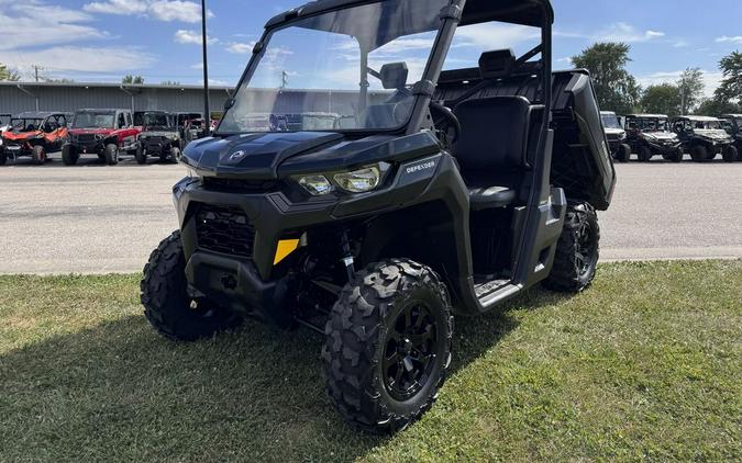 2022 Can-Am® Defender DPS HD9 Timeless Black