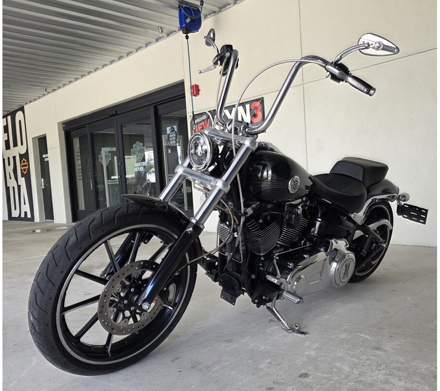 2015 Harley-Davidson® Breakout®