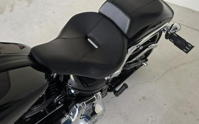2015 Harley-Davidson® Breakout®