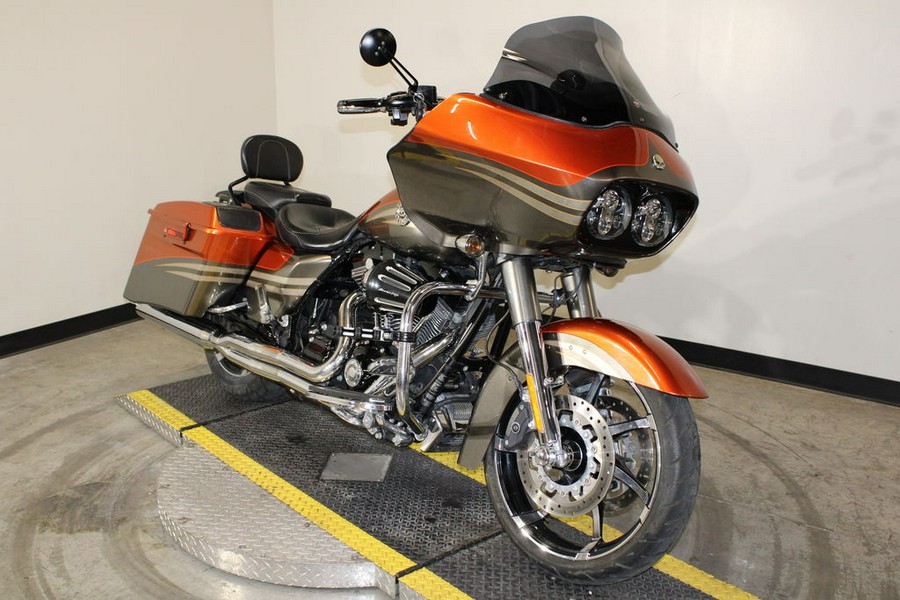 2013 Harley-Davidson® FLTRXSE2 - CVO™ Road Glide® Custom®