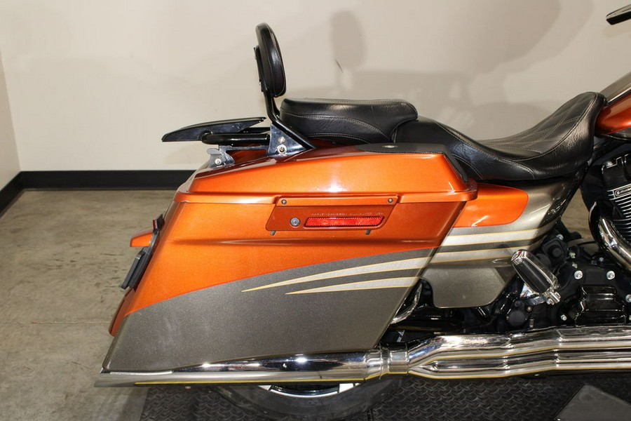 2013 Harley-Davidson® FLTRXSE2 - CVO™ Road Glide® Custom®