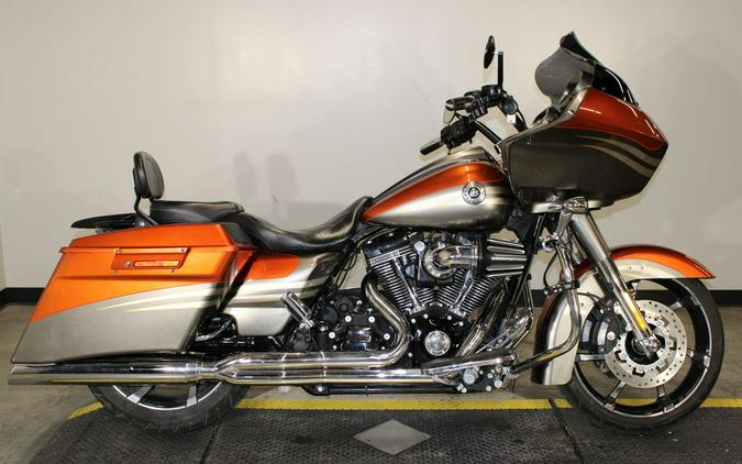 2013 Harley-Davidson® FLTRXSE2 - CVO™ Road Glide® Custom®