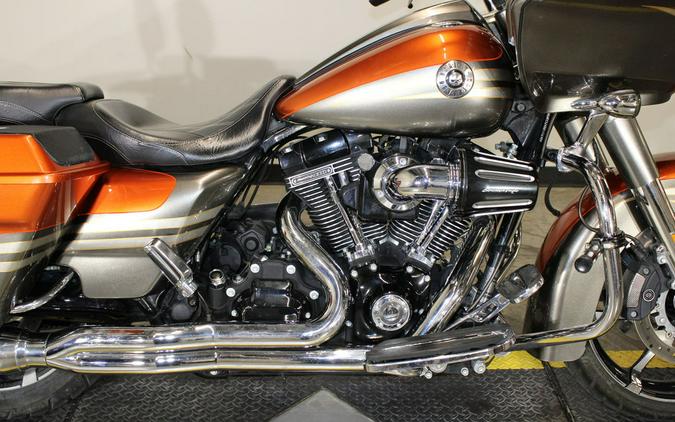 2013 Harley-Davidson® FLTRXSE2 - CVO™ Road Glide® Custom®