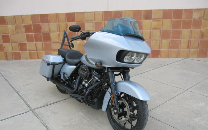 2023 Harley-Davidson Road Glide Special Atlas Silver Metallic - Black Finish