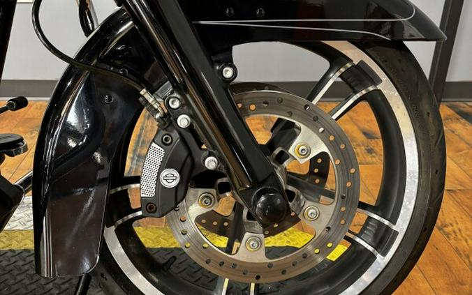 2015 Harley-Davidson® Road Glide® Special BLACK W/ PINSTRIPE