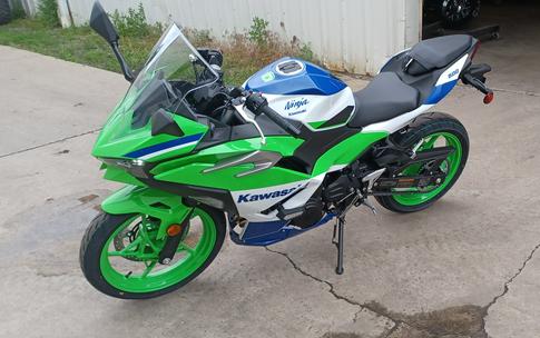 2024 Kawasaki Ninja® 500 SE 40th Anniversary Edition ABS