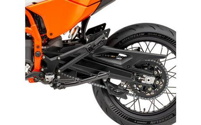 2025 KTM 390 SMC R