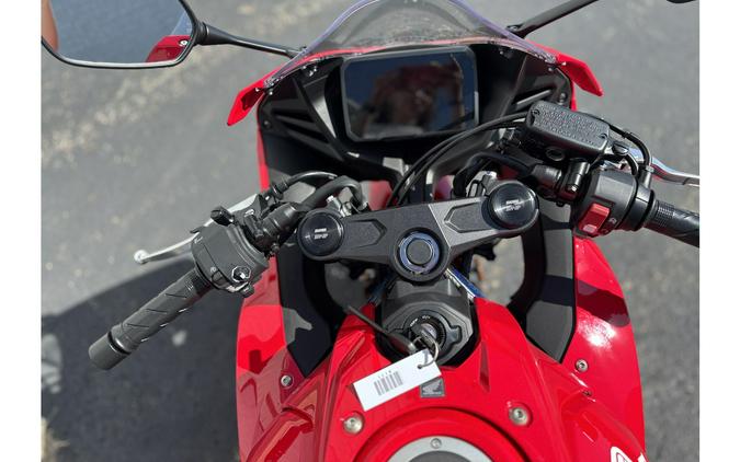 2025 Honda CBR650R E-CLUTCH