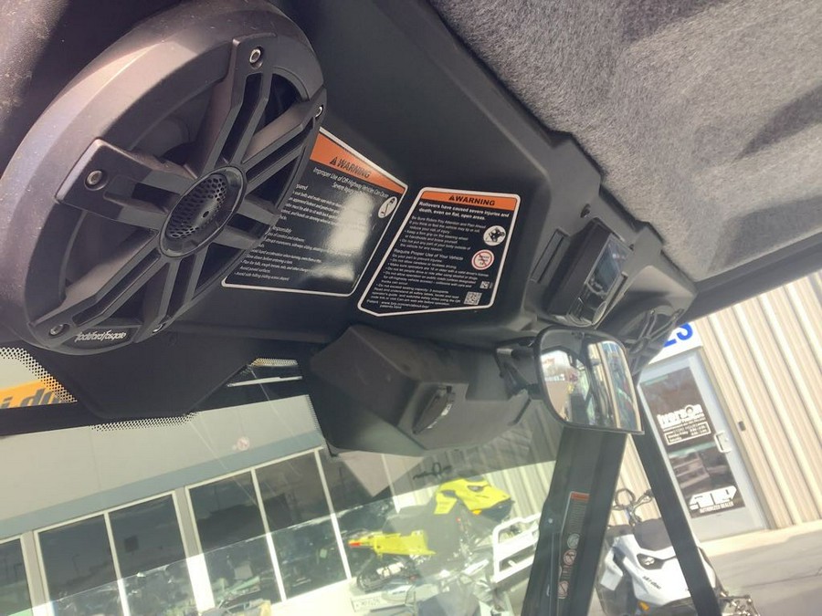 2024 Can-Am Defender Limited HD10