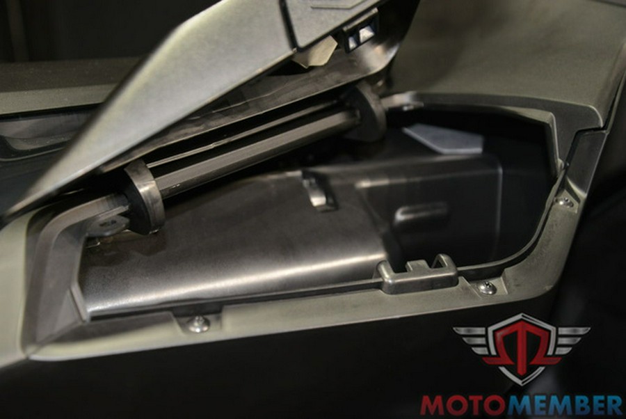 2025 Can-Am Maverick R X rs With SMART-SHOX