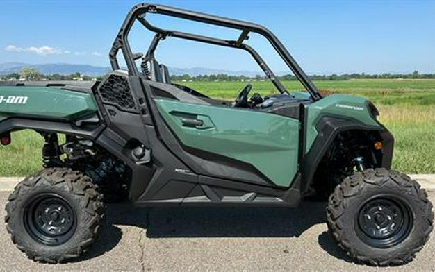 2023 Can-Am Commander DPS 700