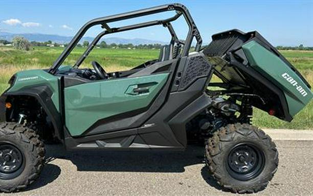 2023 Can-Am Commander DPS 700