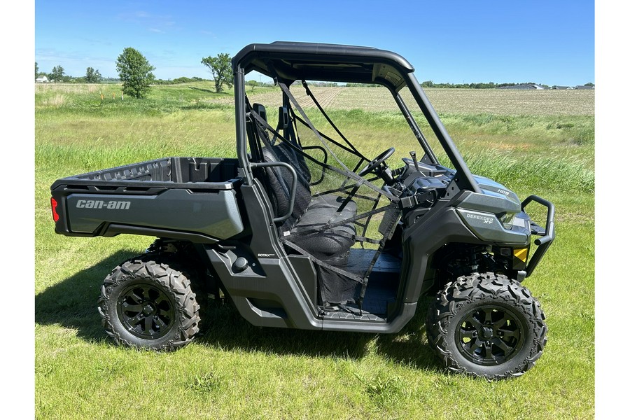 2024 Can-Am Defender XT HD9