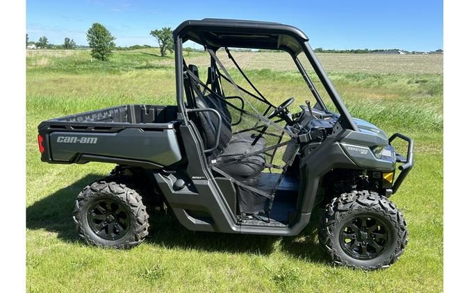 2024 Can-Am Defender XT HD9