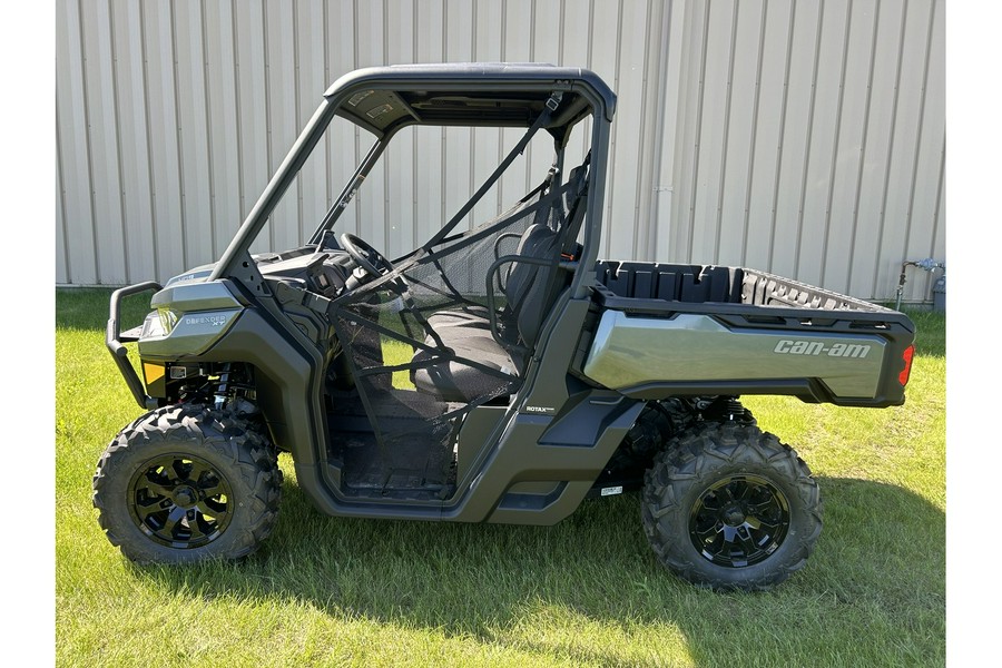 2024 Can-Am Defender XT HD9