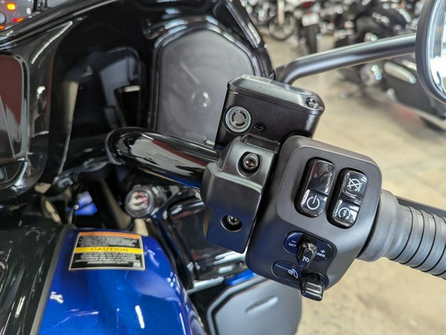 2026 Indian Pursuit Dark Horse 112 w/ PowerBand Audio Deep Blue Metallic with Black M