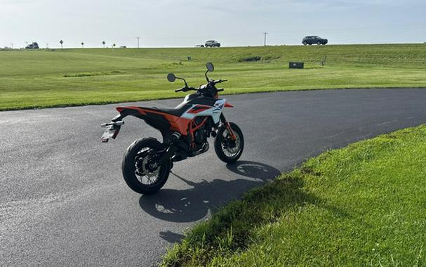 2026 KTM 390 SMC R