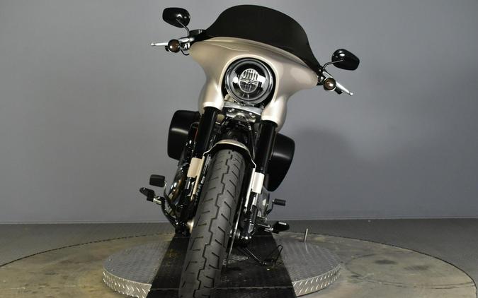 2018 Harley-Davidson Sport Glide Silver Fortune