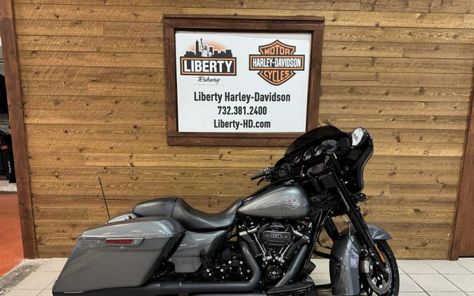 2021 Harley-Davidson® Street Glide® Special Gauntlet Gray Metallic - Black Finish FLHXS