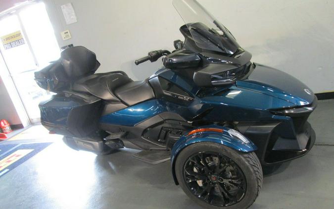 2021 Can-Am® Spyder® RT Limited Dark