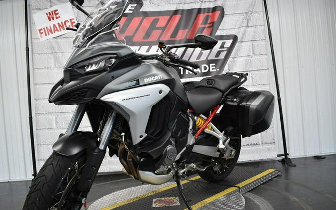 2022 Ducati Multistrada V4S Aviator Grey / Alloy Wheels