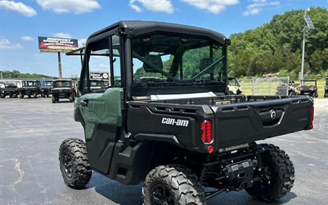 2024 Can-Am Defender DPS CAB