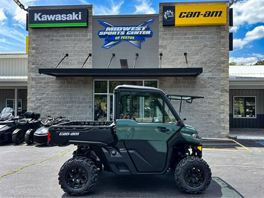 2024 Can-Am Defender DPS CAB