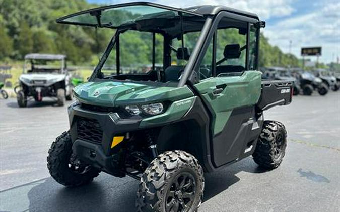 2024 Can-Am Defender DPS CAB