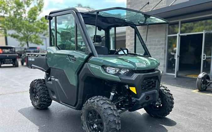 2024 Can-Am Defender DPS CAB