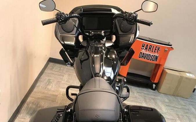 2024 Harley-Davidson Road Glide™ Vivid Black FLTRX