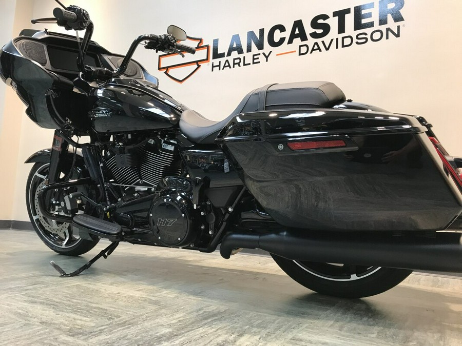 2024 Harley-Davidson Road Glide™ Vivid Black FLTRX