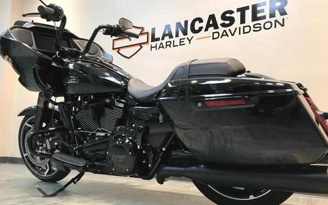 2024 Harley-Davidson Road Glide™ Vivid Black FLTRX