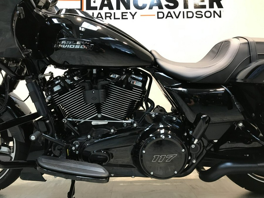 2024 Harley-Davidson Road Glide™ Vivid Black FLTRX