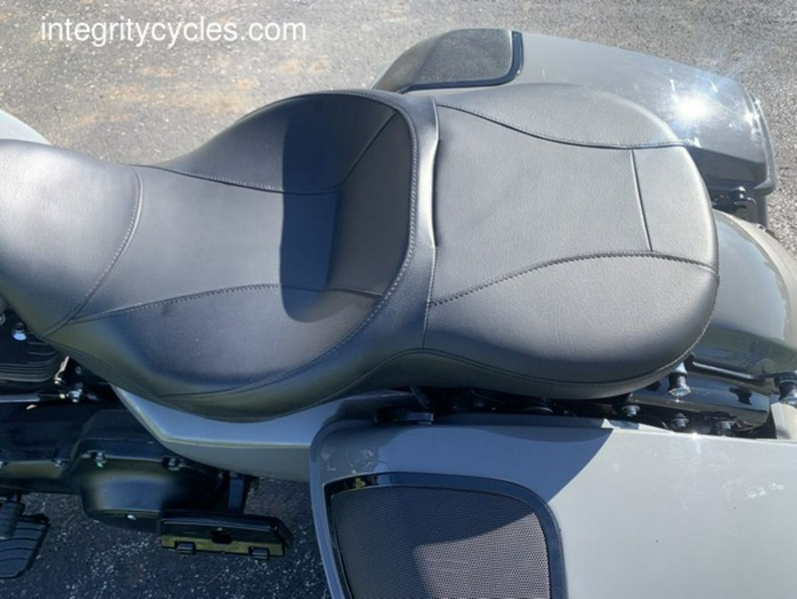 2013 Harley-Davidson® FLTRX - Road Glide® Custom