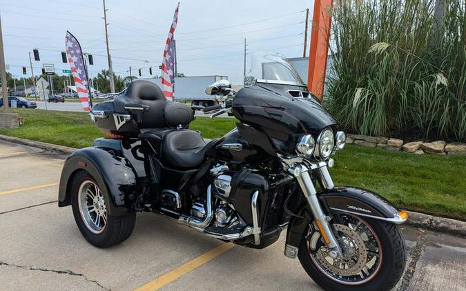 2018 Harley-Davidson® FLHTCUTG - Tri Glide® Ultra