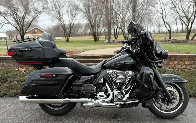 2015 Harley-Davidson® Ultra Limited Vivid Black