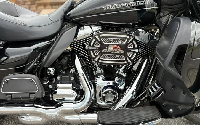 2015 Harley-Davidson® Ultra Limited Vivid Black