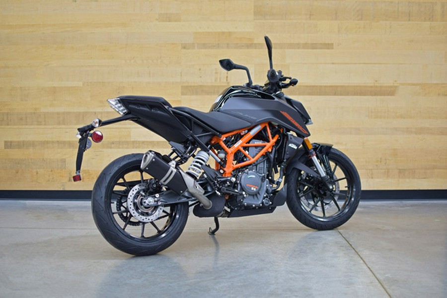 2023 KTM Duke 390