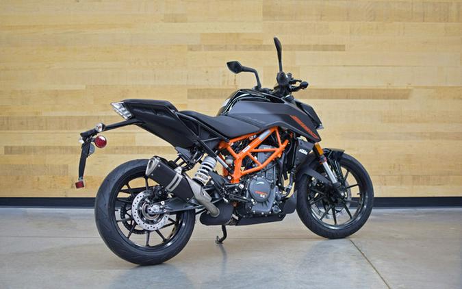 2023 KTM Duke 390