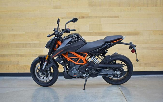 2023 KTM Duke 390