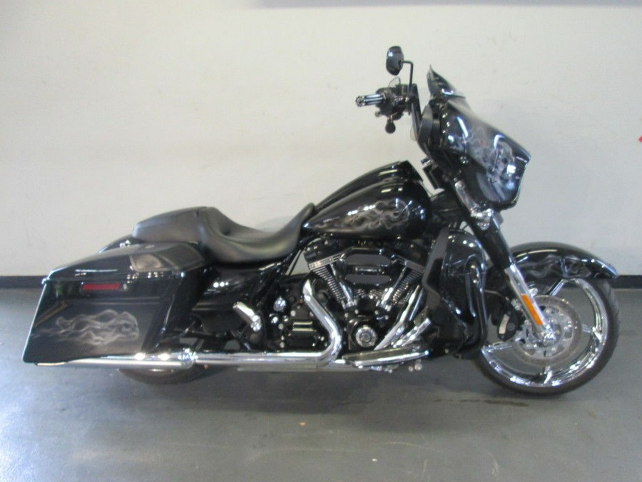 2015 Harley-Davidson® FLHXSE - CVO™ Street Glide®