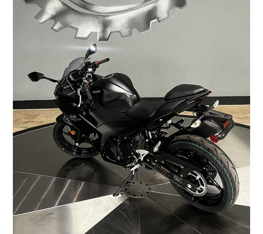 2026 Kawasaki Ninja® 500 ABS Metallic Flat Spark Black