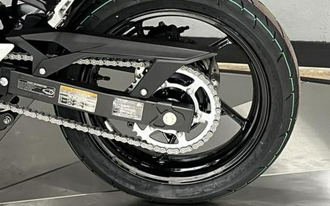 2026 Kawasaki Ninja® 500 ABS Metallic Flat Spark Black